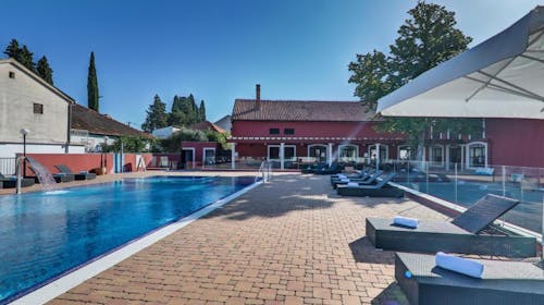 Ilirija Resort - Hotel Villa Donat - Romantično ali družinsko poletje s polnim penzionom - Akcijska cena, Sv. Filip Jakov, Dalmacija, Hrvaška - 1085 EUR - 5x nočitev v dvoposteljni Comfort sobi za 2 osebi (1 otrok do 7. leta in 1 otrok do 12. leta brezplačno), Polni penzion
