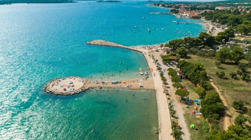 Ilirija Resort - Hotel Villa Donat - Romantično ali družinsko poletje s polnim penzionom - Akcijska cena, Sv. Filip Jakov, Dalmacija, Hrvaška - 1519 EUR - 7x nočitev v dvoposteljni Comfort sobi za 2 osebi (1 otrok do 7. leta in 1 otrok do 12. leta brezplačno), Polni penzion