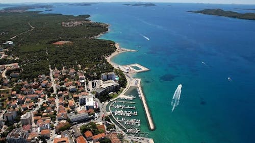 Villa Angie - Oddih za pare v Biogradu na Moru, Biograd na Moru, Dalmacija, Hrvaška - 177 EUR - 5x nočitev v moderno opremljenem apartmaju za 2 osebi, Posteljnina in brisače
