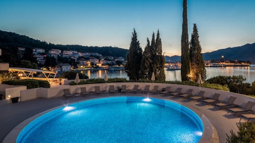 Aminess Younique Liburna Hotel - Družinsko poletje na Korčuli, Korčula, Dalmacija, Hrvaška - 1838 EUR - 7x nočitev v dvoposteljni Superior sobi z balkonom za 2 osebi (1 otrok do 9,99 let brezplačno), Polpenzion
