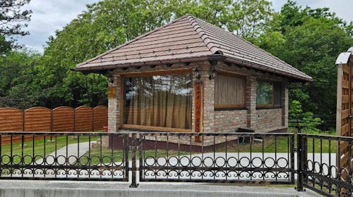 Hotel Babino Brdo - Sproščujoč oddih za pare, Derventa, Bosna in Hercegovina - 78 EUR - 1x nočitev v apartmaju s jacuzzijem za 2 osebi, Zajtrk
