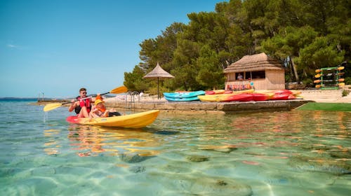 Pine Beach Pakoštane - Družinski all inclusive light oddih s športom in naravo, Pakoštane, Dalmacija, Hrvaška - 907 EUR - 3x nočitev v Comfort bungalovu (brez elektrike) za 3 osebe (2 otroka do 3,99 let brezplačno), All inclusive light