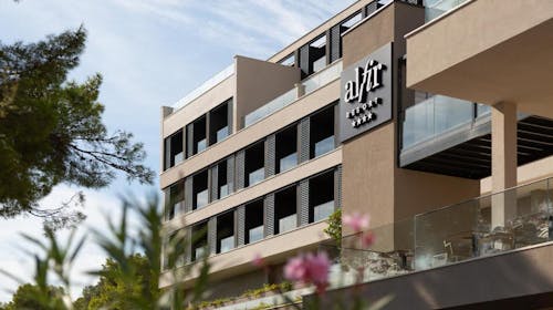 Aminess Alfir Hotel - Jesenski oddih na Korčuli, Korčula, Dalmacija, Hrvaška - 279 EUR - 2x nočitev v Premium suiti z balkonom za 2 osebi (2 otroka do 9,99 let brezplačno), Polpenzion z vključeno pijačo ob večerji