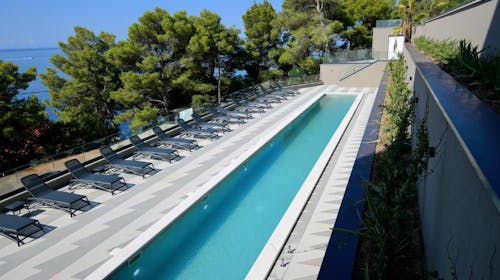 Aminess Alfir Hotel - Poletje na Korčuli, Korčula, Dalmacija, Hrvaška - 1032 EUR - 4x nočitev v Premium suiti z balkonom za 2 osebi (2 otroka do 9,99 let brezplačno), Polpenzion z vključeno pijačo ob večerji
