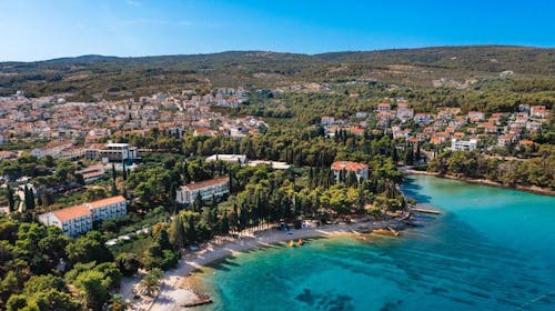 Aminess Vival Casa Velaris - Poletje na Braču za pare, Supetar, otok Brač, Dalmacija, Hrvaška - 649 EUR - 4x nočitev v dvoposteljni Standard sobi za 2 osebi (1 otrok do 2,99 let brezplačno), Polpenzion