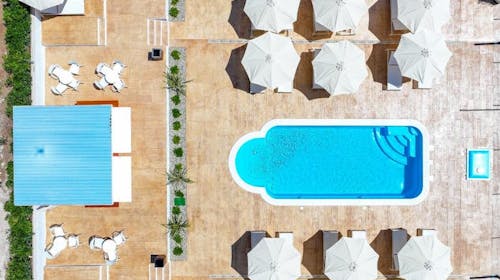 Apartmaji Medena - Last minute poletje s polpenzionom v Trogirju, Donji Seget, Trogir, Dalmacija, Hrvaška - 589 EUR - 3x nočitev v Superior seaside apartmaju A (2+1) za 2 odrasli osebi (1 otrok do 11,99 let brezplačno), Polpenzion