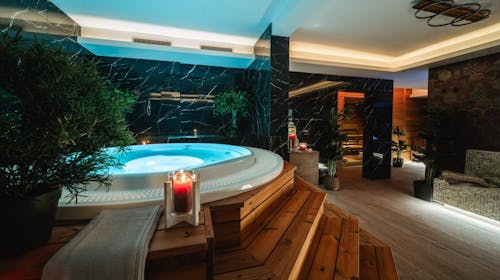 Hotel Zagi - Kratek oddih za pare z uporabo novega wellness centra, Oroslavje, Hrvaška - 119 EUR - 1x nočitev v dvoposteljni Standard sobi za 2 osebi, Polpenzion (samopostrežni zajtrk in večerja)