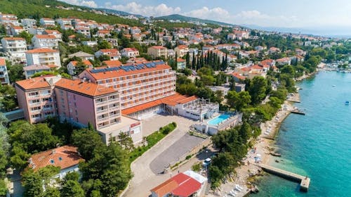 Mediteran Maradiso Hotel by Aminess - Družinska jesen v Crikvenici, Crikvenica, Hrvaška - 172 EUR - 2x nočitev v dvoposteljni Comfort sobi z balkonom za 2 osebi (1 otrok do 9,99 let brezplačno), Polpenzion (samopostrežna zajtrk in večerja)