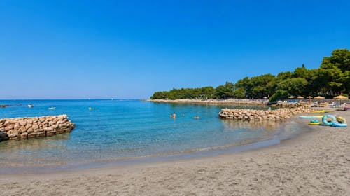 Hotel Garden Istra Plava Laguna - Družinsko poletje v Istri v obnovljenem hotelu, Umag, Istra, Hrvaška - 791 EUR - 3x nočitev v Classic sobi z balkonom (stran park) za 2 osebi (1 otrok do 11,99 let in 1 otrok do 2,99 let brezplačno), Polpenzion