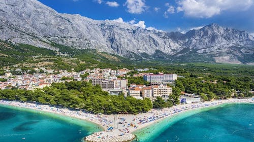 Hotel Horizont - Poletje na makarski rivieri , Baška Voda, Makarska riviera, Dalmacija, Hrvaška - 570 EUR - 3x nočitev v Standard dvoposteljni sobi z balkonom za 2 osebi, Polpenzion (samopostrežni zajtrk in večerja)