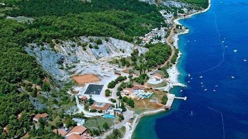 Apartmaji Kanegra Plava Laguna - Poletje v Istri s polpenzionom, Umag, Istra, Hrvaška - 267 EUR - 2x nočitev v Classic apartmaju 2+2 z balkonom park stran za 2 osebi (2 otroka do 4,99 let brezplačno), Polpenzion (zajtrk in večerja)