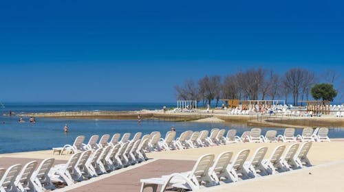 Apartments Katoro Plava Laguna - Poletje v Istri, Umag, Istra, Hrvaška - 1061 EUR - 5x nočitev v Classic apartmaju 2+2 za 4 osebe, Uporaba zunanjega bazena za odrasle in bazena za otroke