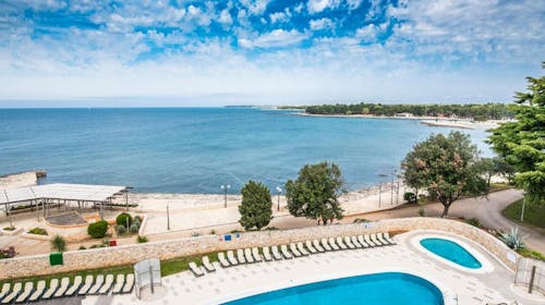 Hotel Umag Plava Laguna - Poletje ob obali, Umag, Istra, Hrvaška - 1153 EUR - 5x nočitev v dvoposteljni Classic sobi z balkonom (pogled park) za 2 osebi, Pijača ob večerji