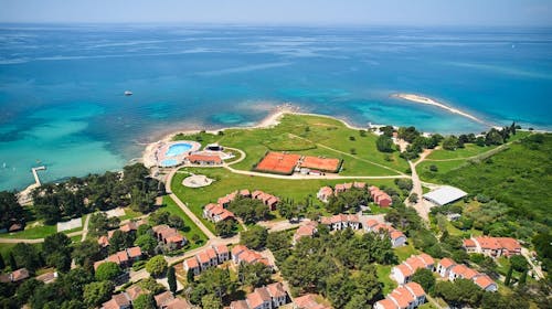 Apartments Katoro Plava Laguna - Poletje s polpenzionom, Umag, Istra, Hrvaška - 428 EUR - 2x nočitev v Classic apartmaju 2+2 za 4 osebe (2 otroka do 4,99 let brezplačno), Polpenzion (zajtrk in večerja)
