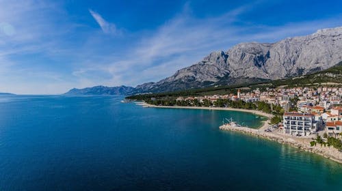 Villa Marello - Družinsko poletje na Makarski rivijeri, Promajna, Makarska rivijera, Dalmacija, Hrvaška - 356 EUR - 2x nočitev v dvoposteljni Deluxe sobi za 2 osebi (1 otrok do 14 let brezplačno), Samopostrežni zajtrk