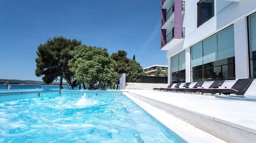 Ilirija Resort - Hotel Kornati - Last minute družinsko poletje v Biogradu s polnim penzionom - Posebna akcija, Biograd na Moru, Dalmacija, Hrvaška - 1449 EUR - 7x nočitev v dvoposteljni Superior sobi za 2 osebi (1 otrok do 12. leta in 1 otrok do 7. leta brezplačno), Polni penzion