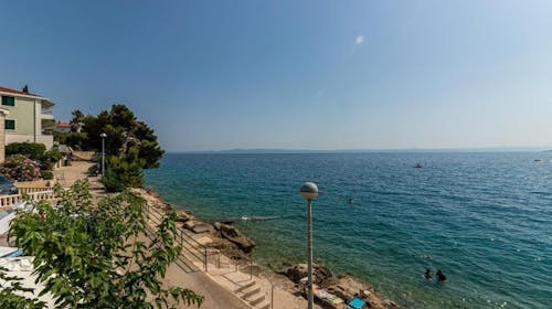 Villa Marello - Družinsko poletje na Makarski rivijeri, Promajna, Makarska rivijera, Dalmacija, Hrvaška - 534 EUR - 2x nočitev v dvoposteljni Deluxe sobi za 2 osebi (1 otrok do 14 let brezplačno), Samopostrežni zajtrk