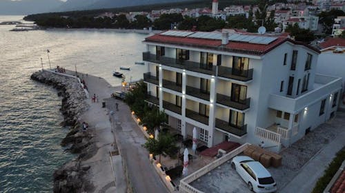 Villa Marello - Last minute družinsko poletje na Makarski rivijeri, Promajna, Makarska rivijera, Dalmacija, Hrvaška - 368 EUR - 2x nočitev v dvoposteljni Deluxe sobi za 2 osebi, Polpenzion