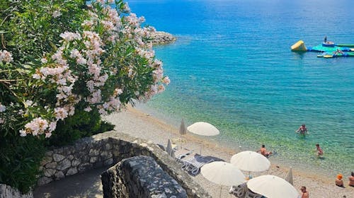 Morenia All Inclusive Resort - All inclusive poletje z animacijo, Podaca, Makarska riviera, Dalmacija, Hrvaška - 1410 EUR - 5x nočitev v Comfort sobi z balkonom (stran morje) za 2 osebi (1 otrok do 11,99 let ali 2 otroka do 7,99 let brezplačno), Uporaba 3 zunanjih ogrevanih bazenov: infinity, fun in otroški bazen