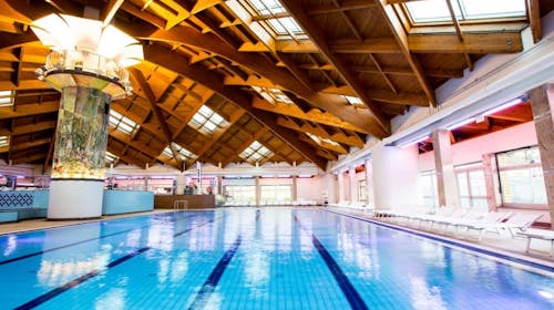 Hotel Zagi & Aqua Vivae - Termalni oddih v Zagorju za velike družine, Oroslavje, Hrvaška - 385 EUR - 2x nočitev v družinski sobi za 2 osebi (2 otroka do 11,99 let in 2 otroka do 4,99 let brezplačno), Polpenzion (samopostrežni zajtrk in večerja)