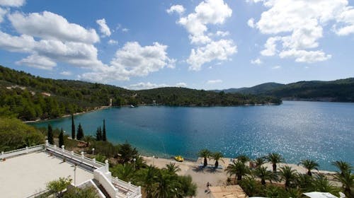 Adria All Inclusive Hotel - All inclusive poletje na Korčuli , Vela Luka, Korčula, Dalmacija, Hrvaška - 764 EUR - 5x nočitev v sobi s pogledom na park za 2 osebi (1 otrok do 6,99 let brezplačno), All inclusive (zajtrk, kosilo, večerja, pijača ob obrokih, coffee time, izbira pijač v aperitiv baru)