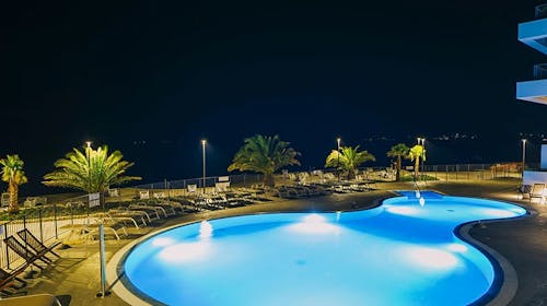 Park Villas by Morenia - Najem Deluxe kamping vile s privatnim bazenom, Podaca, Makarska riviera, Dalmacija, Hrvaška - 2289 EUR - 7x nočitev v kamping vili z zasebnim ogrevanim bazenom za do 4 osebe, Uporaba hotelskih zunanjih ogrevanih bazenov