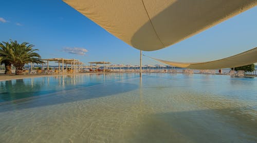 Hotel Katarina - Last minute poletje v Selcah, Selce, Hrvaška - 965 EUR - 5x nočitev v Standard dvoposteljni sobi z balkonom za 2 osebi (1 otrok do 11,99 let brezplačno), Polpenzion