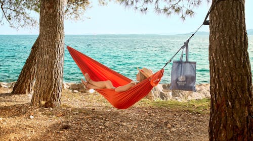 Pine Beach Pakoštane - Družinski all inclusive light oddih s športom in naravo - Posebna akcija, Pakoštane, Dalmacija, Hrvaška - 1981 EUR - 7x nočitev v Comfort bungalovu (brez elektrike) za 3 osebe (2 otroka do 3,99 let brezplačno), All inclusive light
