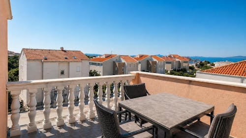 Peris Resort apartments - Konec poletja na Pagu - Dvosobni apartma, Novalja, Pag, Dalmacija, Hrvaška - 1057 EUR - 7x nočitev v dvosobnem apartmaju (3+2) za 5 oseb, Uporaba zunanjega bazena