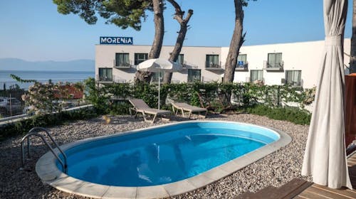 Park Villas by Morenia - All inclusive oddih v Deluxe kamping vili z zasebnim bazenom, Podaca, Makarska riviera, Dalmacija, Hrvaška - 4543 EUR - 7x nočitev v kamping vili z zasebnim ogrevanim bazenom za do 6 oseb (max. 4 odrasle osebe in 2 otroka do 11,99 let), All inclusive