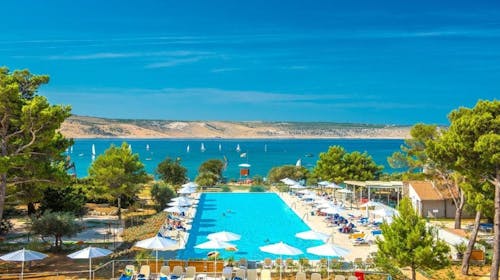 Bluesun Holiday Village Alan - Poletje s polnim penzionom v severni Dalmaciji, Starigrad Paklenica, Dalmacija, Hrvaška - 825 EUR - 3x nočitev v dvoposteljni Standard sobi z balkonom za 2 osebi, Polni penzion