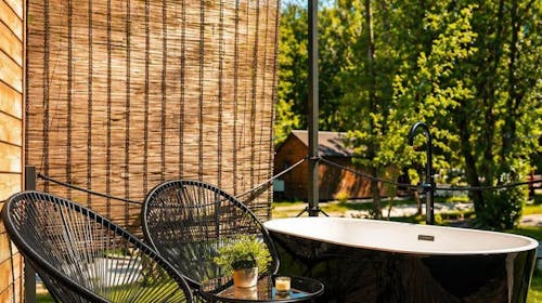 Glamping Resort Halicanum - Toplice Sveti Martin - Oddih med tednom z vključeno masažo, Sveti Martin na Muri, Hrvaška - 250 EUR - 2x nočitev v luksuzni hiški z zasebno savno in kadjo na terasi za 2 osebi, Domači samopostrežni zajtrk