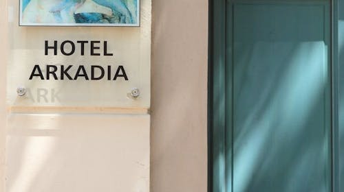 Hotel Arkadia Pecs, Pecs, Madžarska - 92 EUR - 2x nočitev v dvoposteljni sobi za 2 osebi, Bogat zajtrk