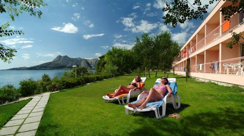 Hotel Brzet - Poletni oddih v srcu Dalmacije v dvoje, Omiš, Dalmacija, Hrvaška - 882 EUR - 5x nočitev v dvoposteljni sobi z balkonom in s pogledom na morje za 2 osebi, Polpenzion (zajtrk in večerja)