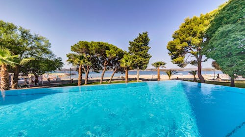 Ilirija Resort - Hotel Adriatic - Last minute zabavno poletje s polnim penzionom, Biograd na Moru, Dalmacija, Hrvaška - 1075 EUR - 5x nočitev v dvoposteljni Superior sobi za 2 osebi (1 otrok do 12. leta in 1 otrok do 7. leta brezplačno), Polni penzion