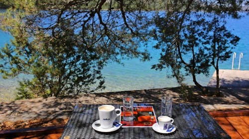 Hotel Luka - Poletni oddih kot nekoč v srcu slikovite Dalmacije, Luka, Dugi otok, Dalmacija, Hrvaška - 612 EUR - 4x nočitev v dvoposteljni sobi za 2 osebi (1 otrok do 11,99 let brezplačno), Polpenzion