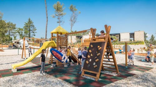 Santa Marina Boutique Camping - Družinski oddih v Poreču, Poreč, Istra, Hrvaška - 250 EUR - 4x nočitev v Family Prestige mobilni hiški za do 6 oseb, Posteljnina in brisače