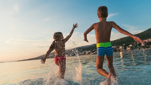 Hotel Selce - Last minute poletne družinske počitnice tik ob obali, Selce, Hrvaška - 899 EUR - 7x nočitev v Standard sobi za 2 osebi (1 otrok do 6,99 let brezplačno), Polpenzion