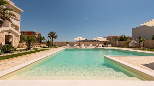 Chateau Dabo Luxury Pool Apartments - Konec poletja na Pagu, Novalja, Hrvaška - 1316 EUR - 7x nočitev v dvosobnem apartmaju (3+2) za 5 oseb, Uporaba zunanjega bazena