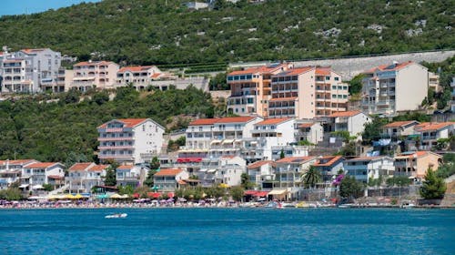 Hotel Adria - Poletni oddih v Neumu, Neum, Bosna in Hercegovina - 322 EUR - 3x nočitev v dvoposteljni sobi za 2 osebi (otrok do 7. leta brezplačno), Zajtrk