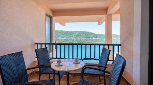 Hotel Adria - Poletni oddih v Neumu, Neum, Bosna in Hercegovina - 460 EUR - 3x nočitev v apartmaju z dvema sobama za 4 osebe, Zajtrk