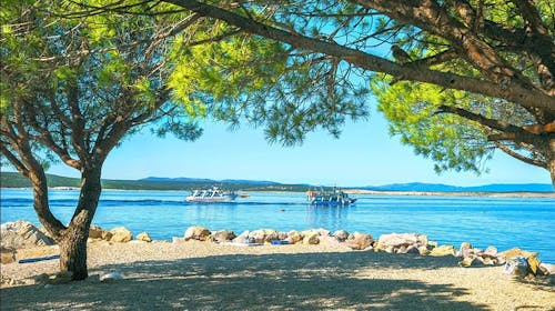Hotel Selce - Last minute poletne družinske počitnice tik ob obali, Selce, Hrvaška - 385 EUR - 3x nočitev v Standard sobi za 2 osebi (1 otrok do 6,99 let brezplačno), Polpenzion