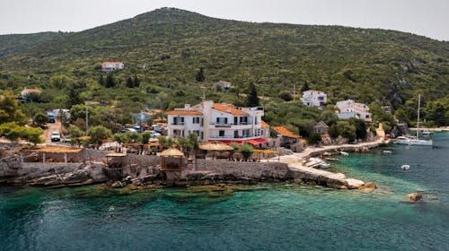 Hotel Timun - Last minute poletje na otoku Hvar, Hvar, Dalmacija, Hrvaška - 480 EUR - 4x nočitev v dvoposteljni sobi z balkonom (pogled park) za 2 osebi, Polpenzion