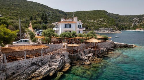 Hotel Timun - Last minute poletje na otoku Hvar, Hvar, Dalmacija, Hrvaška - 590 EUR - 5x nočitev v dvoposteljni sobi z balkonom (pogled park) za 2 osebi, Polpenzion