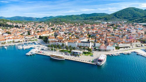Hotel Korkyra - Družinsko poletje na Korčuli  , Vela Luka, Korčula, Dalmacija, Hrvaška - 1299 EUR - 7x nočitev v družinski sobi za 2 osebi (2 otroka do 11,99 let brezplačno), Bogat polpenzion
