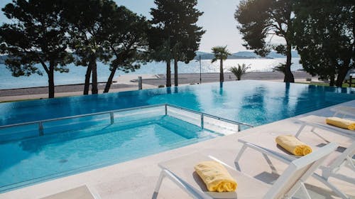 Ilirija Resort - Hotel Adriatic - Zabavno poletje s polnim penzionom, Biograd na Moru, Dalmacija, Hrvaška - 1245 EUR - 5x nočitev v dvoposteljni Comfort sobi za 2 osebi (1 otrok do 12. leta in 1 otrok do 7. leta brezplačno), Polni penzion