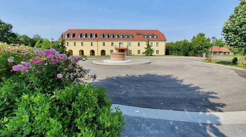 Hotel Dvorac Jurjevec - Poletje v razkošnem stilu Dvorca Jurjevec, Brežane Lekeničke, Hrvaška - 175 EUR - 1x nočitev v dvoposteljni Standard sobi za 2 osebi, Zajtrk