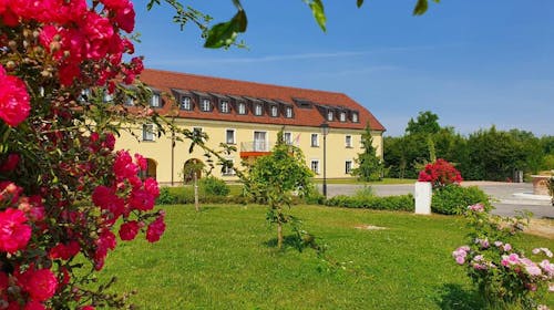 Hotel Dvorac Jurjevec - Poletje v razkošnem stilu Dvorca Jurjevec, Brežane Lekeničke, Hrvaška - 499 EUR - 3x nočitev v dvoposteljni Standard sobi za 2 osebi, Zajtrk