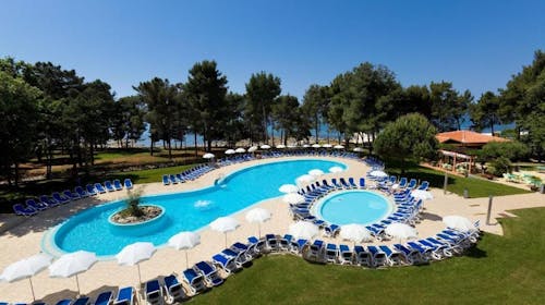 Hotel Aurora Plava Laguna - Družinsko all inclusive poletje ob morju, Umag, Istra, Hrvaška - 2108 EUR - 7x nočitev v dvoposteljni Superior sobi s pomožnim ležiščem (pogled park) za 2 osebi (1. otrok do 11,99 let in 2. otrok do 4,99 let brezplačno), All inclusive