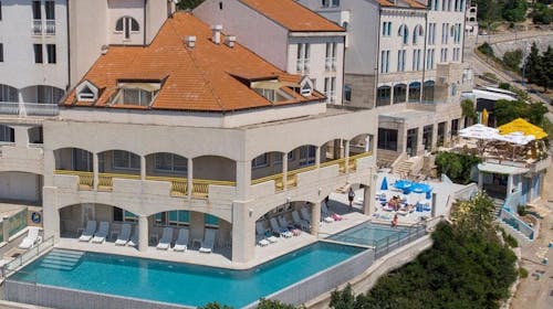 Hotel Stella - September v Neumu, Neum, Bosna in Hercegovina - 158 EUR - 3x nočitev v Comfort sobi z balkonom in s pogledom na morje za 2 osebi, Polpenzion